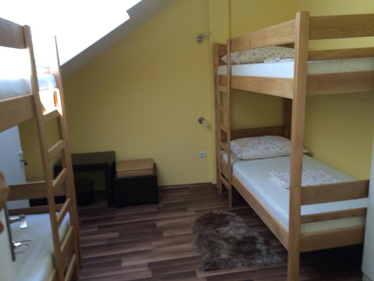 Hostel Jedvaj 크라피나 외부 사진