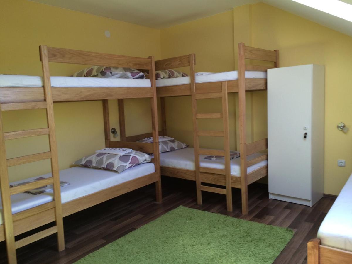 Hostel Jedvaj 크라피나 외부 사진