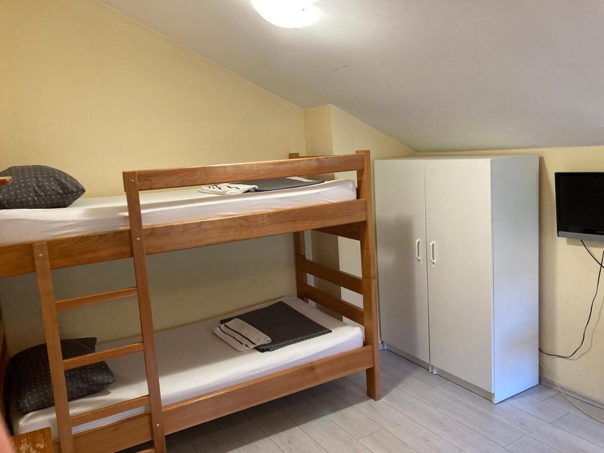 Hostel Jedvaj 크라피나 외부 사진