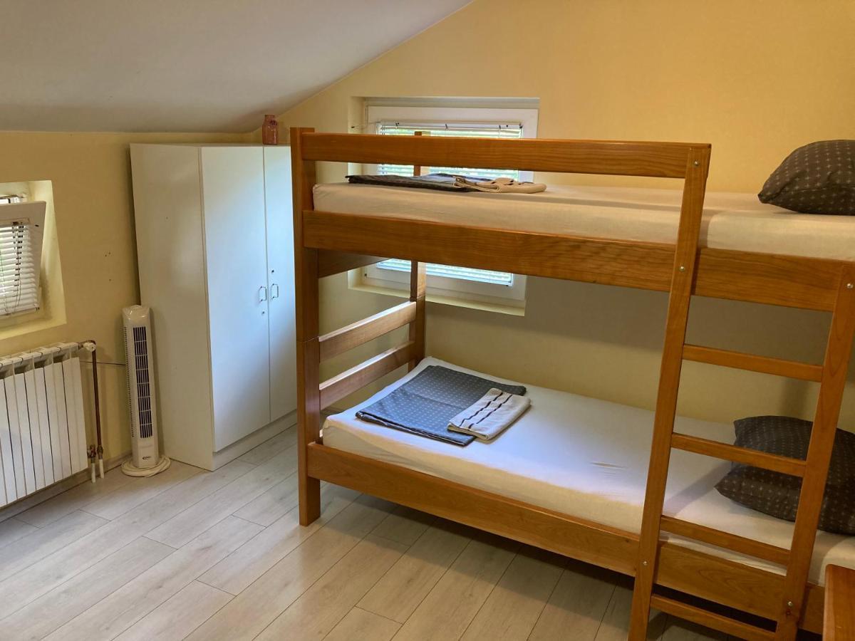 Hostel Jedvaj 크라피나 외부 사진