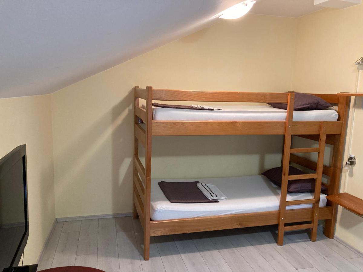 Hostel Jedvaj 크라피나 외부 사진