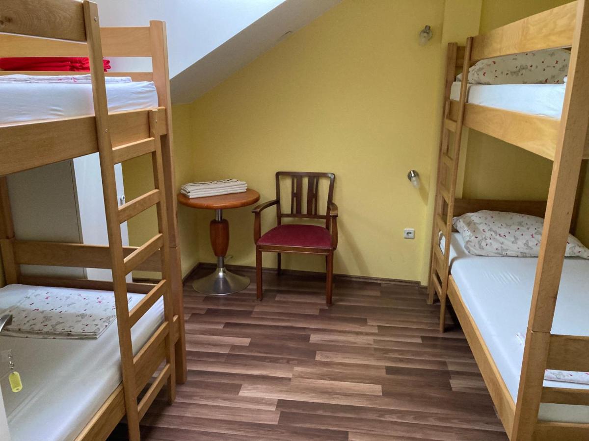 Hostel Jedvaj 크라피나 외부 사진