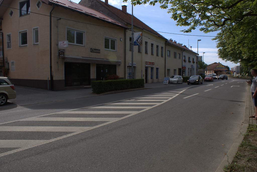Hostel Jedvaj 크라피나 외부 사진