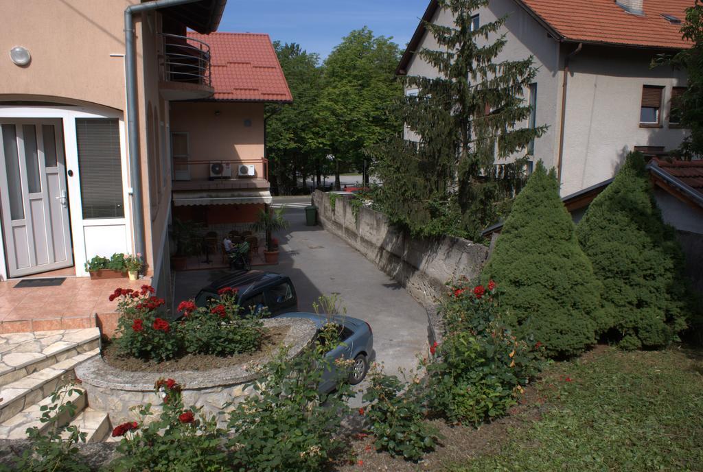 Hostel Jedvaj 크라피나 외부 사진