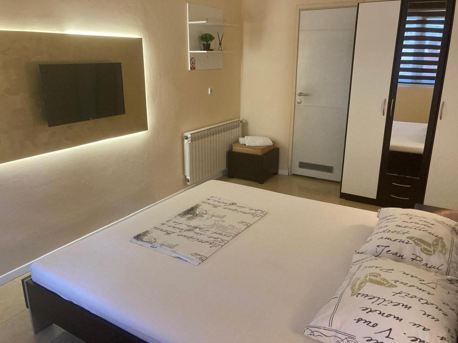 Hostel Jedvaj 크라피나 외부 사진